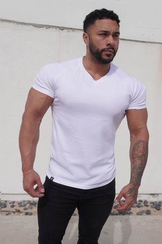 Camiseta ajustada con cuello en V - Blanca