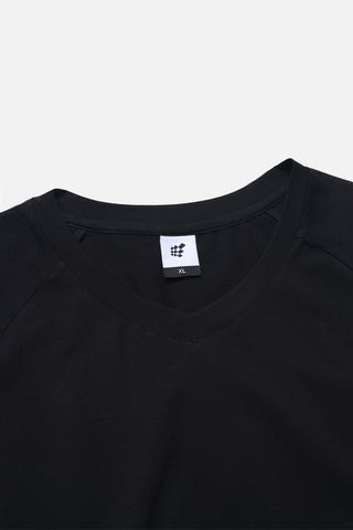 Camiseta ajustada con cuello en V - Negra