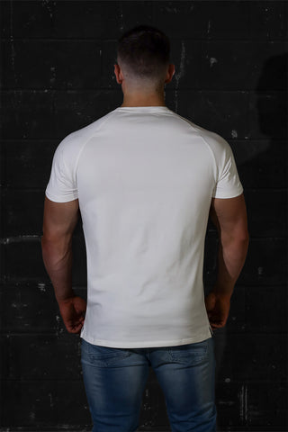 Camiseta ajustada con cuello en V - Blanca