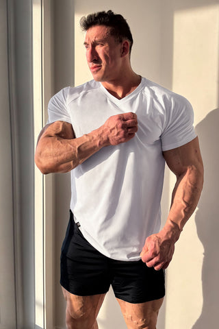 Camiseta ajustada con cuello en V - Blanca